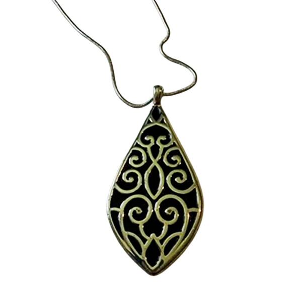Scroll & Vine 34" Adjustable Silver Chain Necklace with Reversible Pendant - Picture 2 of 9